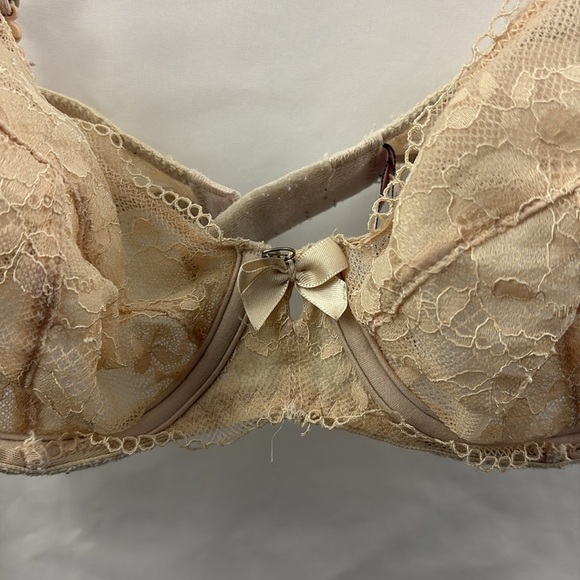 Victoria's Secret Body By Victoria Unlined Demi Beige Lace Floral - Picture 4 of 10